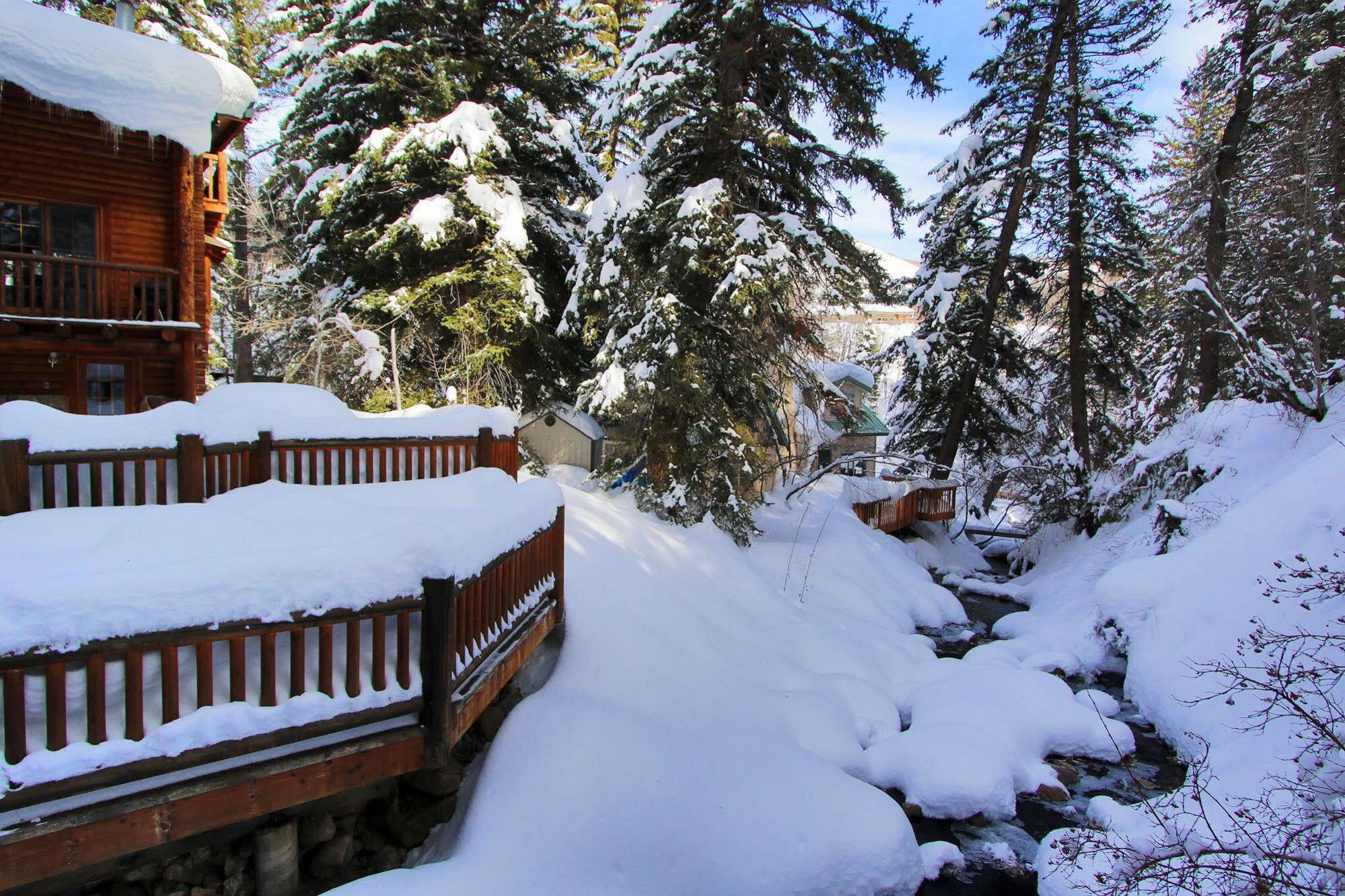 Log Cabin On The Stream Сандэнс Экстерьер фото